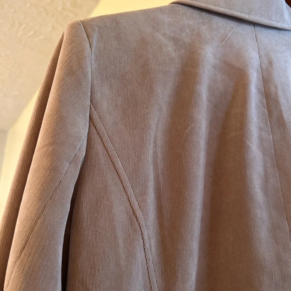 Dressbarn Light Brown Women's Blazer with Tortoise Shell PERFECT Buttons EUC - Picture 3 of 5